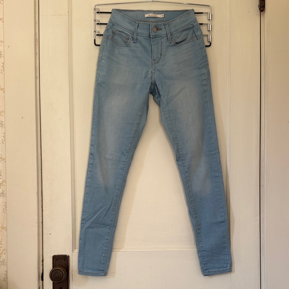 Levi's 710 25” Waist Light Blue Skinny Jeans